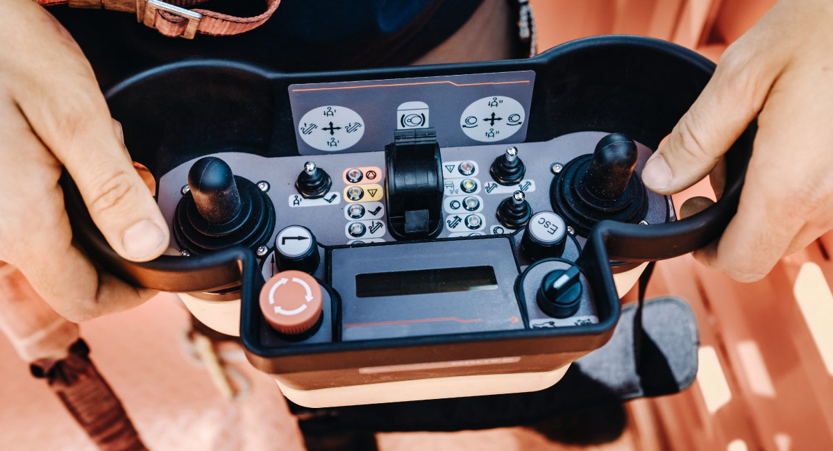 safety tips for bucket lift truck operators